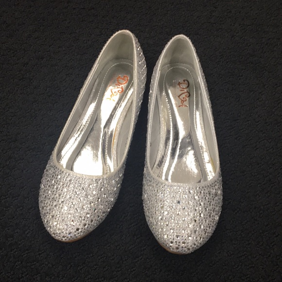 Silver Shimmer Flats - Picture 3 of 3